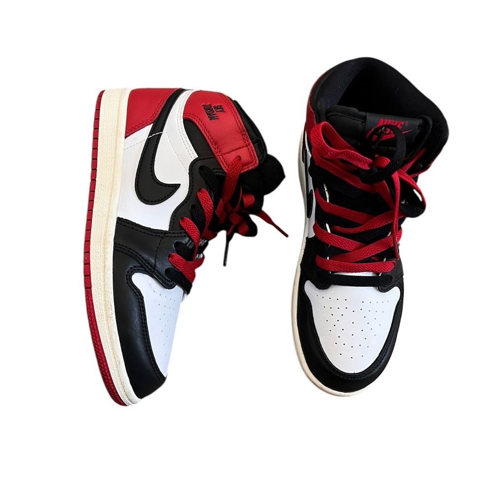 Air Jordan 1 Retro High OG "Black Toe Reimagined 3Youth